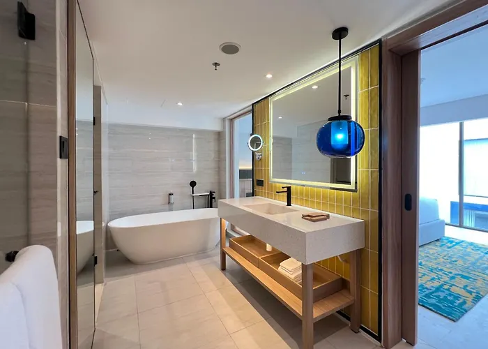 Voco Bali By Ihg Hotel Seminyak (Bali)
