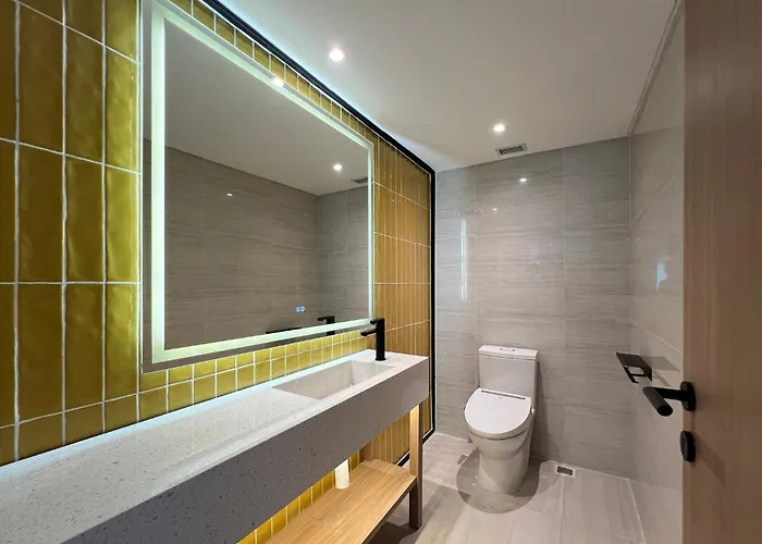 Voco Bali By Ihg Hotel Seminyak (Bali)